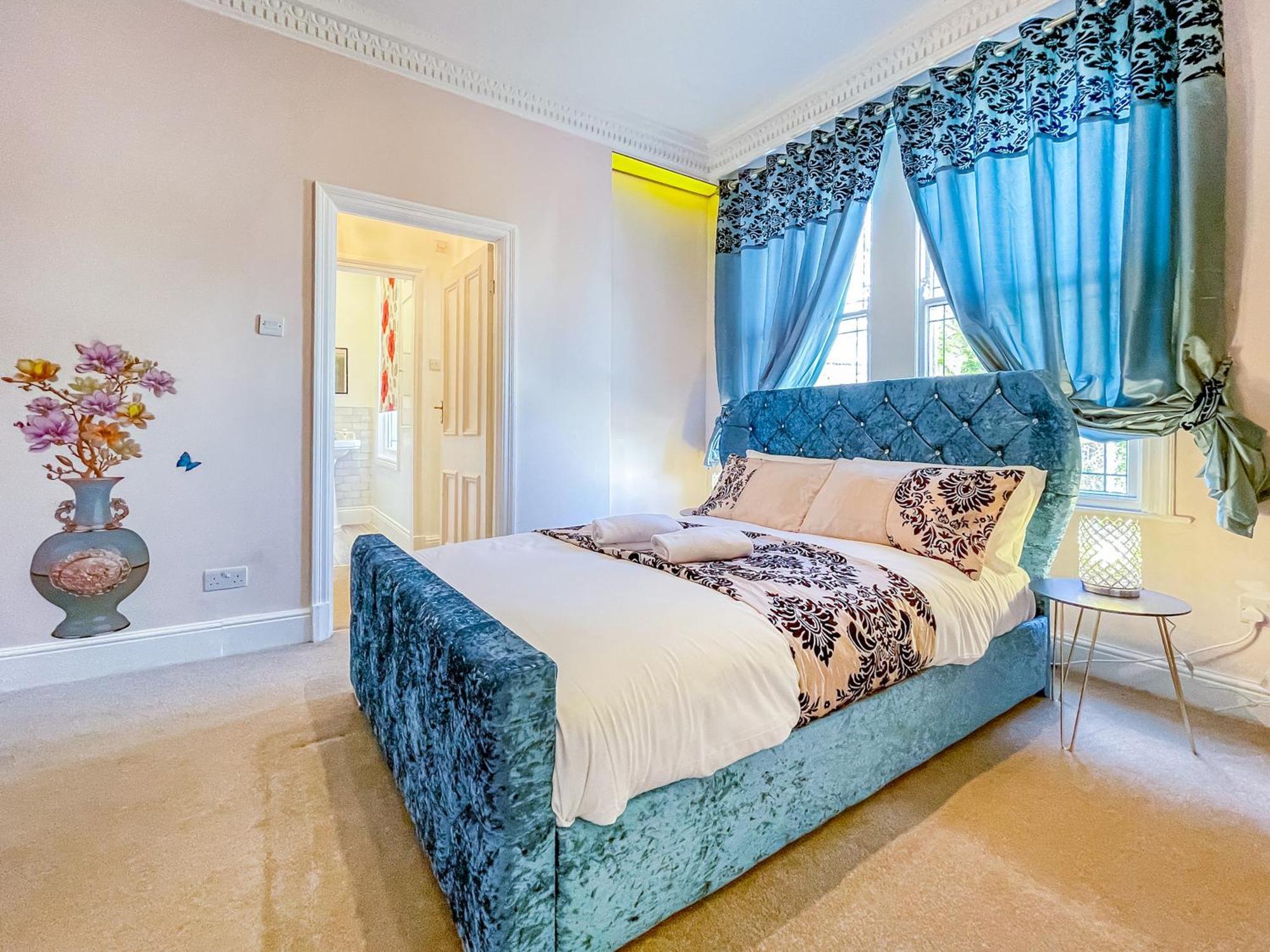 *rf9bc* For Your Relaxed & Cosy + Free Parking + Free Fast Wifi * * Leeds (West Yorkshire)